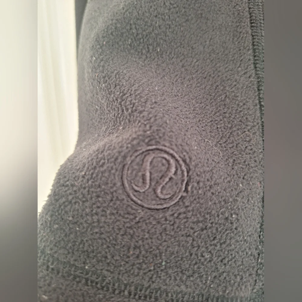 lululemon Women's‎ Black Hoodie with Gray Accents